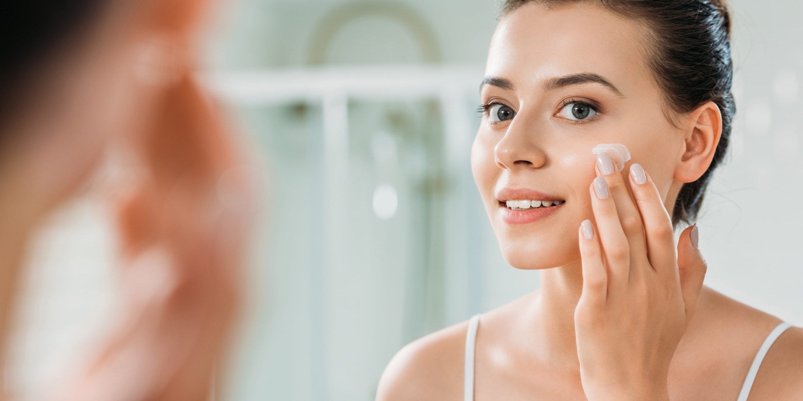 women put the thick layer of serum to do home facial like skin flooding, get free shipping for order above $120